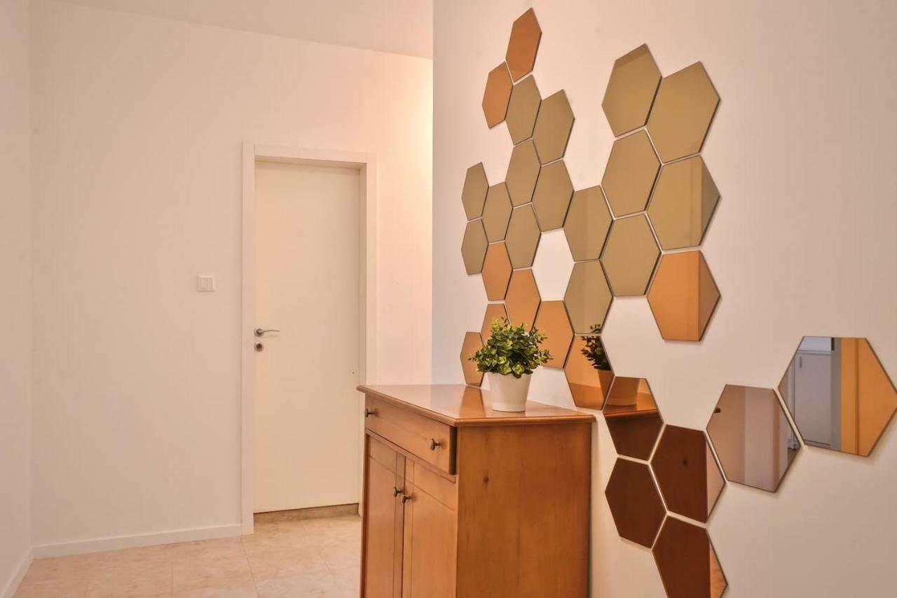 South Park, Vitosha View, 2-Bdr, 2-Bthr Apartment By Flat Mаnager Sofia Luaran gambar