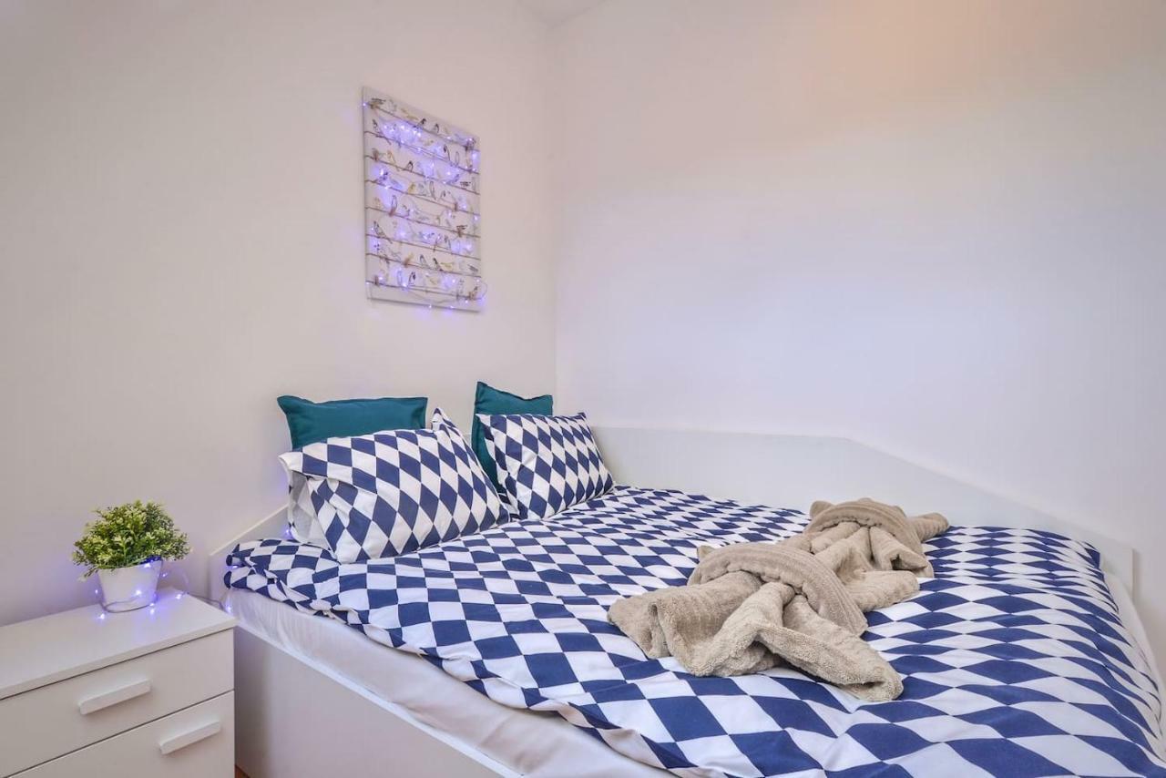 South Park, Vitosha View, 2-Bdr, 2-Bthr Apartment By Flat Mаnager Sofia Luaran gambar