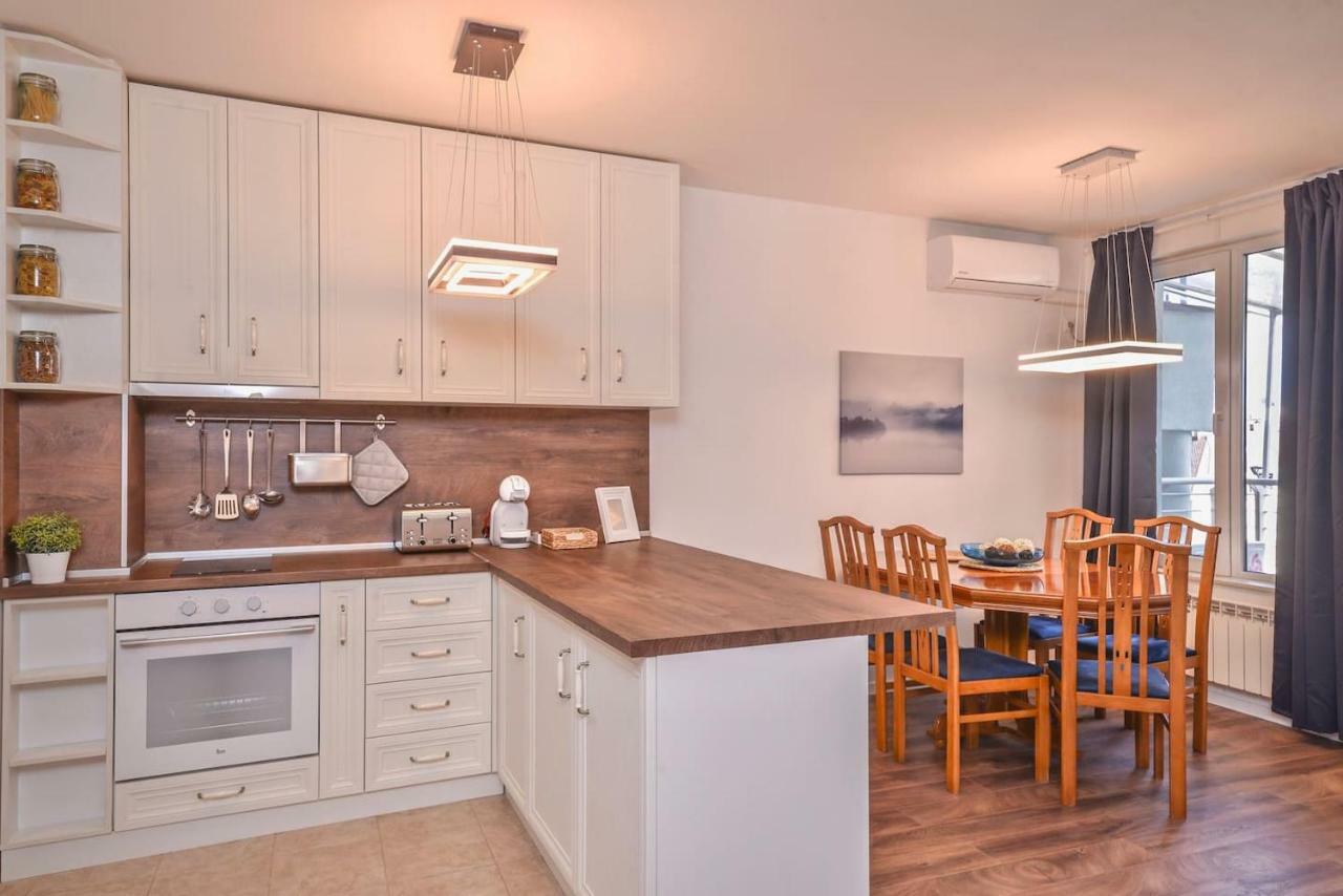 South Park, Vitosha View, 2-Bdr, 2-Bthr Apartment By Flat Mаnager Sofia Luaran gambar