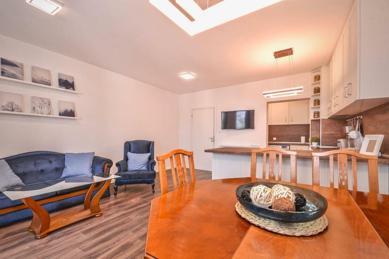 South Park, Vitosha View, 2-Bdr, 2-Bthr Apartment By Flat Mаnager Sofia Luaran gambar